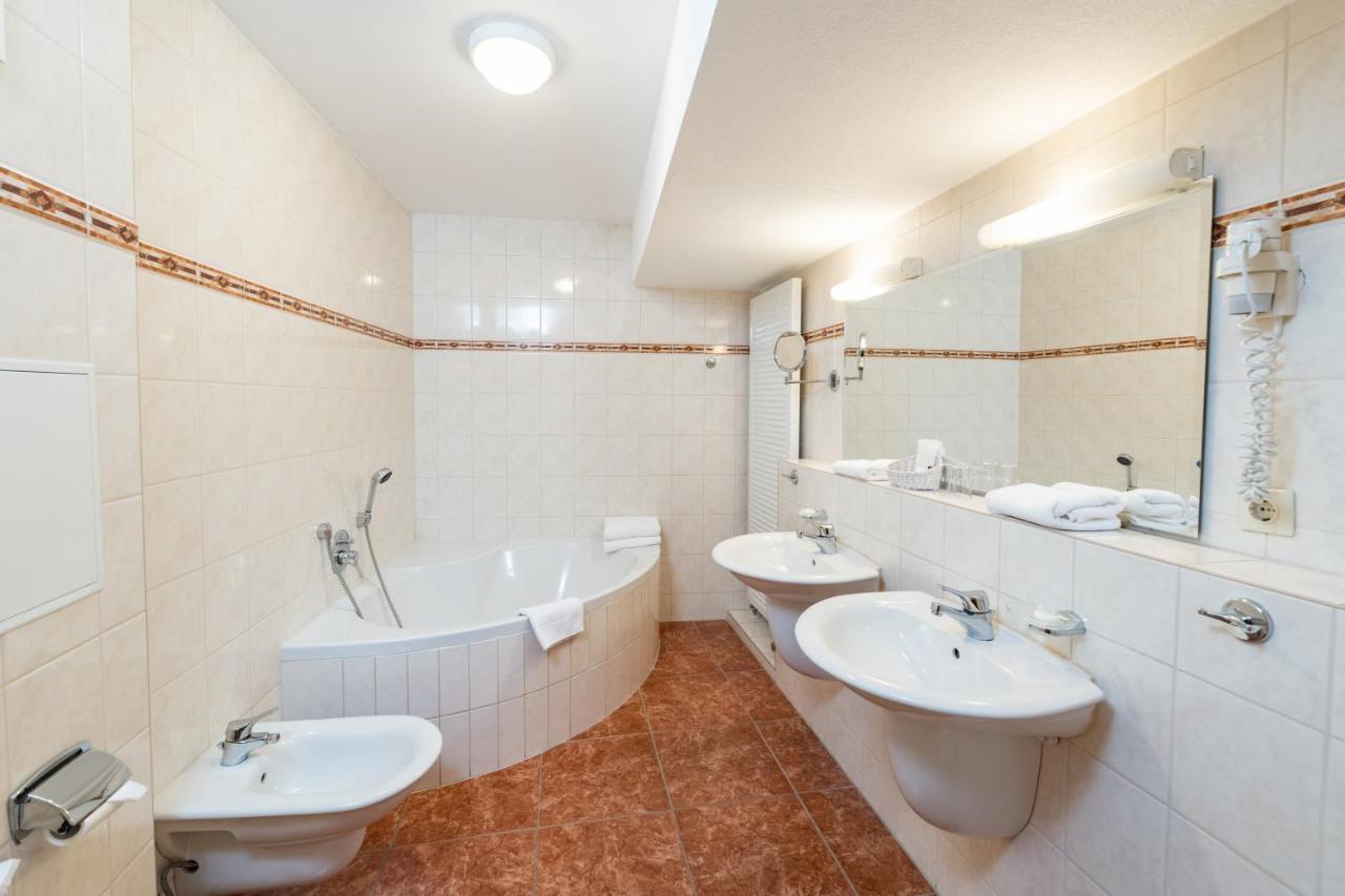 אייזנבאך Hotel Am Markt מראה חיצוני תמונה